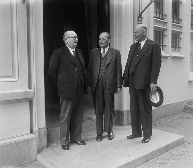 Prime Minister of South Africa D. F. Malan, Prime Minister Willem Drees and Minister of Colonial Affairs Willem Kernkamp at the Ministry of General Af