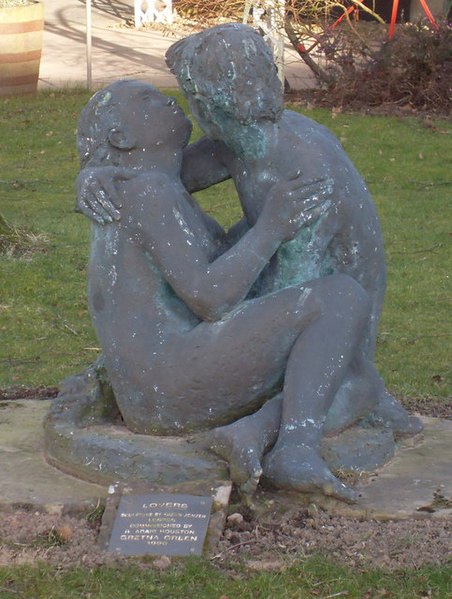 File:"Lovers" - Statue at Gretna Green - geograph.org.uk - 1809402.jpg