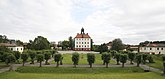 Fil:Ängsö slott sett från parken.jpg