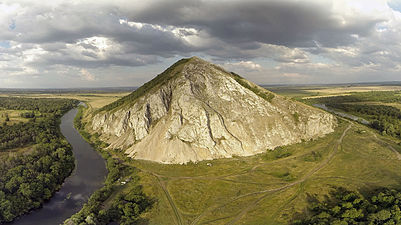 Йөрәктау- биеклеге Агыйдел елгасы өстеннән 220 метр.