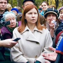 Елизавета Солонченко на митинге.png