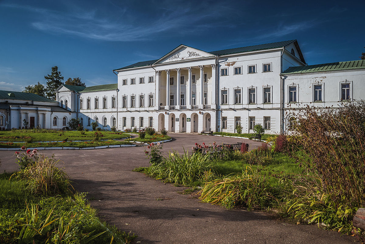 Главный дом усадьбы Ивановское в Подольске. Автор - Сссеееррргггеееййй