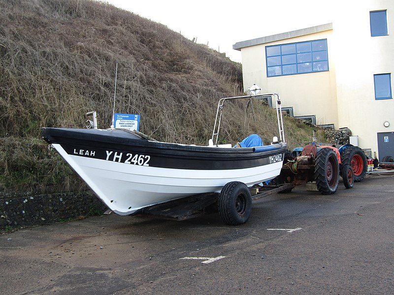 File:-2022-02-02 Crab fishing boat YH2462 Leah (ship, 1999), East Beach, Cromer.JPG