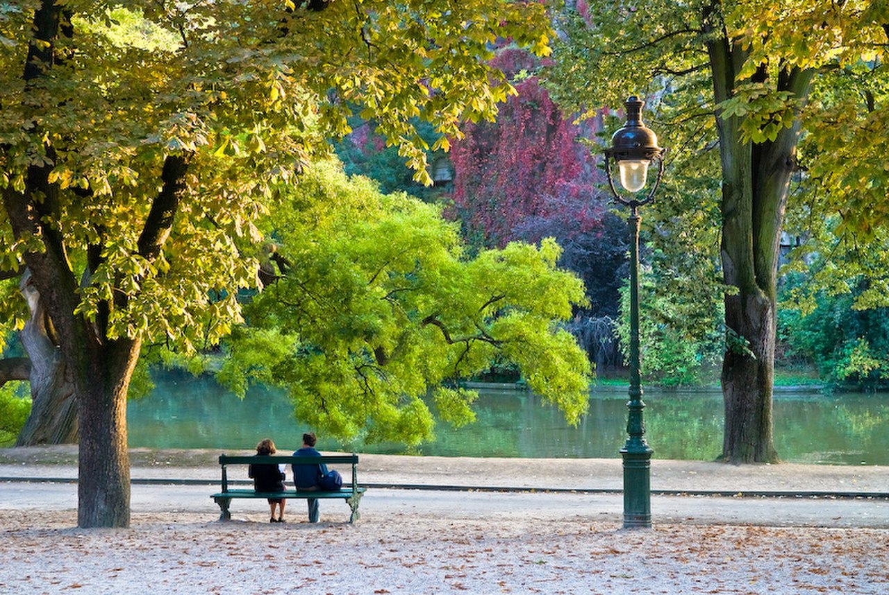 Парк Монсо в Париже осенью