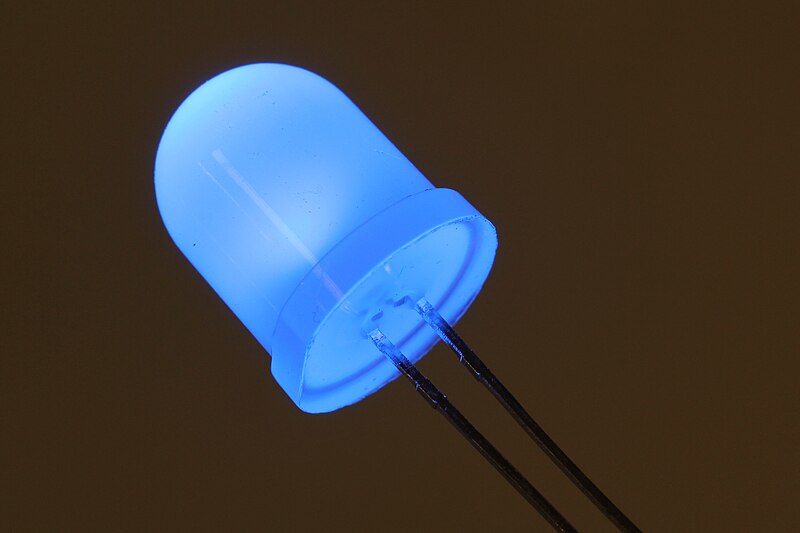 File:10 mm Frosted Blue LED (on).jpg