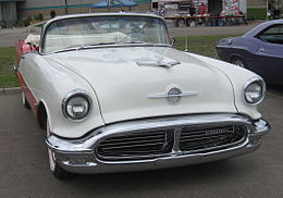 A Oldsmobile 1953 88 convertible