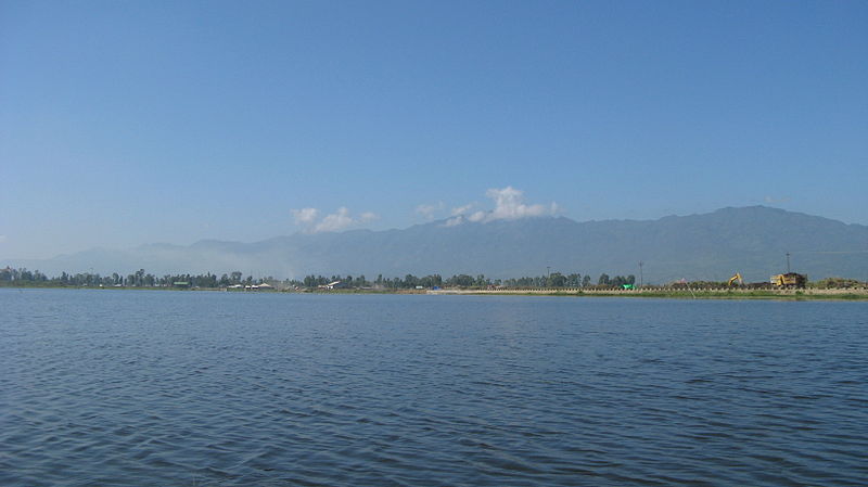 File:1 Loktak Lake.jpg