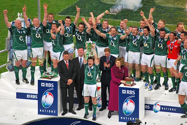 Brian O'Driscoll lifting the Six Nations cup