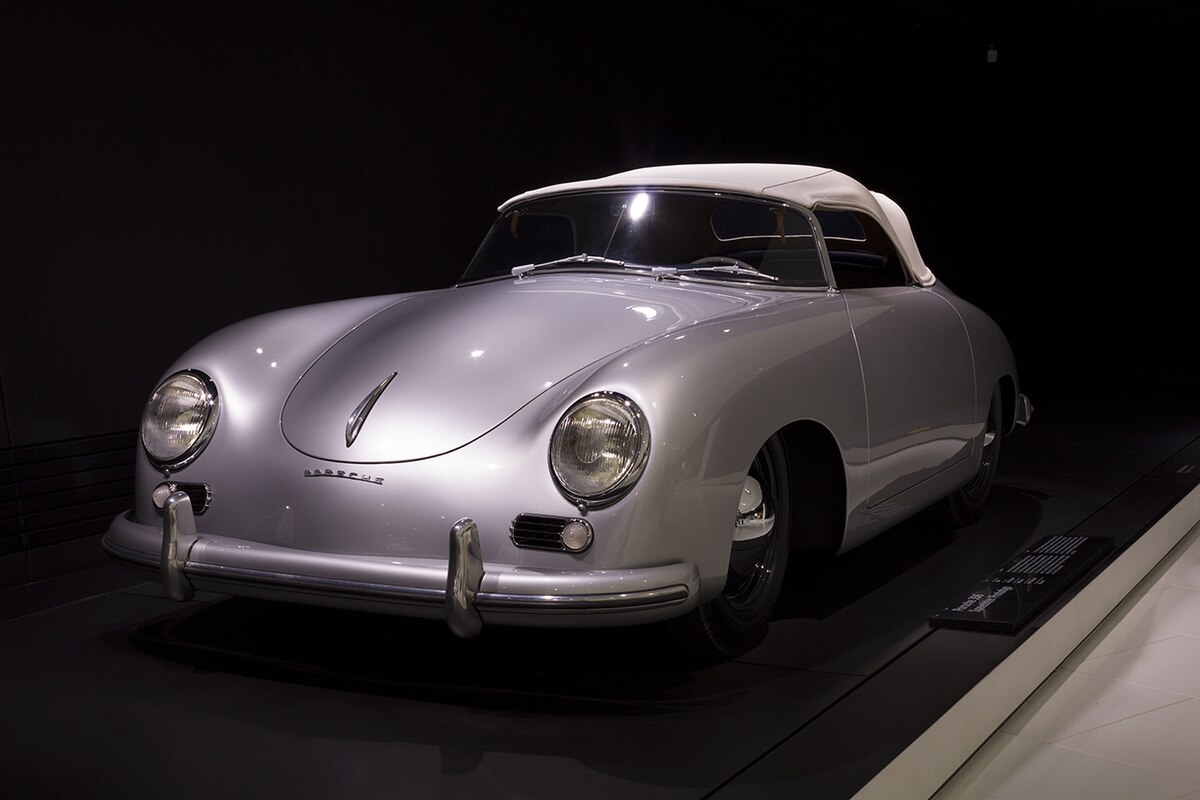 File:2013-0142 - Porsche Museum (8708973695).jpg - Wikimedia Commons