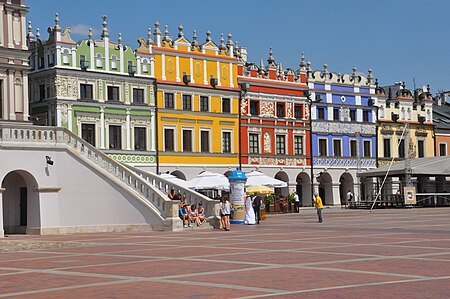 ไฟล์:A299_Kamienica_Wilczkowska_ul._Ormiańska_30_(Rynek_Wielki)_Zamość.jpg