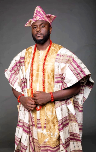 <span class="mw-page-title-main">Agbada</span> Traditional robe worn by Yoruba men