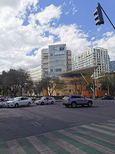 File:Antara Polanco-exterior.jpg