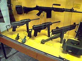 В экспозиции Музея оружия Нации (на переднем плане справа)