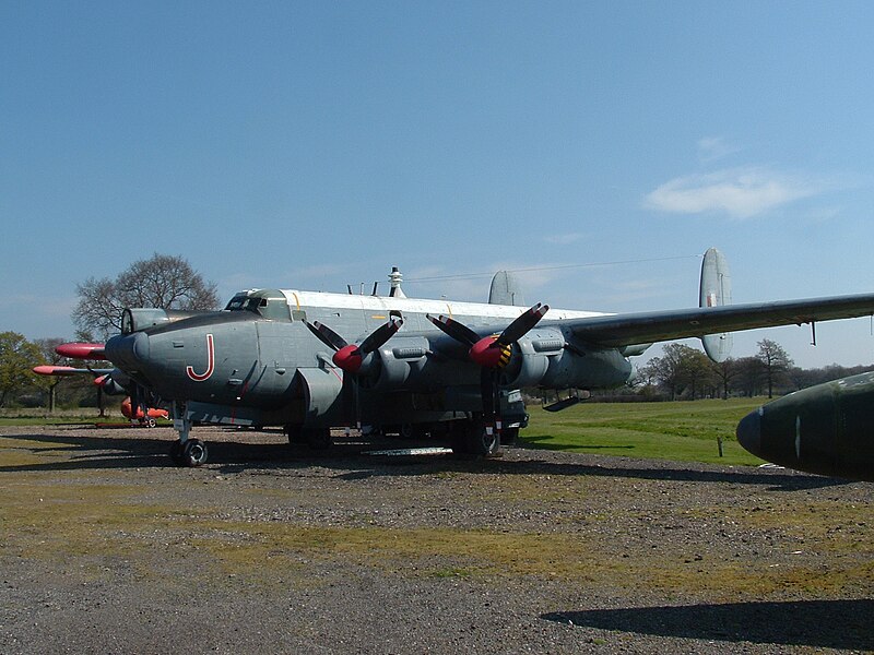 File:Avro Shackleton (454222409).jpg