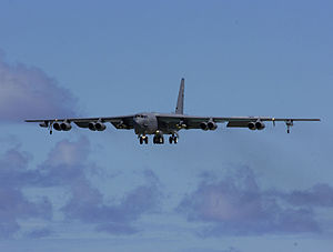 B-52 Stratofortress landing.jpg