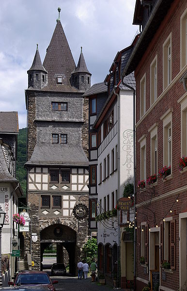 File:Bacharach BW 1.JPG