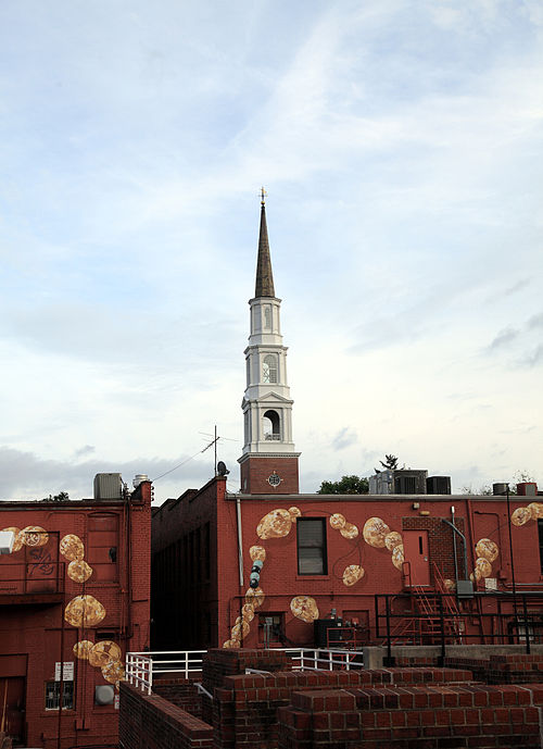 A mural at Amber Alley between Franklin and Rosemary streets