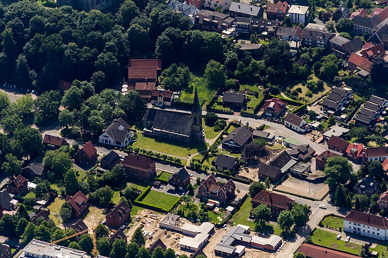 File:Bad Bentheim, Kirche -St. Johannes der Täufer- -- 2014 -- 9536.jpg