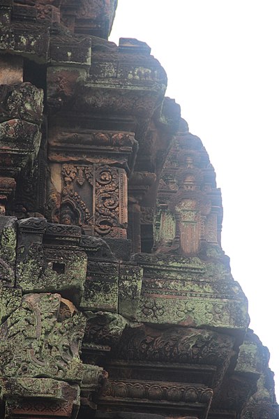 File:Banteay Srei (9719374441).jpg