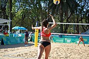 Deutsch: Beachvolleyball bei den Olympischen Jugendspielen 2018; Tag 8, 14. Oktober 2018; Mädchen, Achtelfinale – Bolivien-Puerto Rico 0:2 (18–21/18–21 ) English: Beach volleyball at the 2018 Summer Youth Olympics at 14 October 2018 – Girls Round of 16 – Bolivia-Puerto Rico 0:2 (18–21/18–21 )