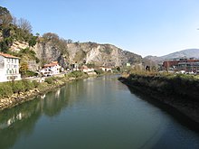 La Bidassoa depuis le pont de Béhobie - vue sur Biriatou à gauche et Irun (Esp.) à droite.