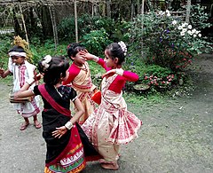 Bihu dance huNcr'i.jpg