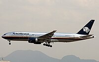 AeroMéxico Boeing 777-200ER en approche finale.