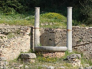 Particolare di fontana romana (ninfeo) nei pressi del braciere olimpico. II secolo a.C.