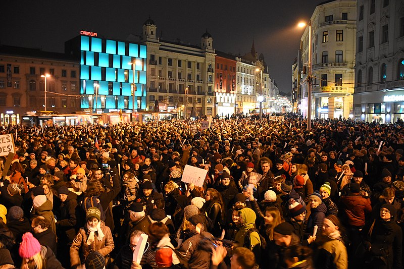 File:Brno-demonstrace-proti-Zdeňku-Ondráčkovi-v-čele-komise-pro-GIBS2018y2.jpg