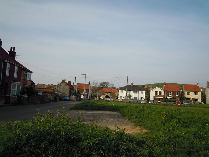 File:Brook Lane on west side of Beeston Common.JPG