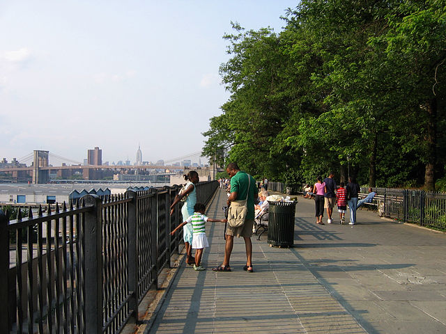 Brooklyn Heights Promenade in 2006