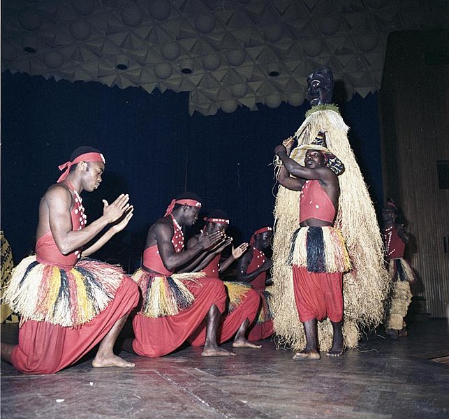 File:Bundesarchiv B 145 Bild-F014155-06, Bonn, Afrikawoche, Nationalballett Guinea.jpg