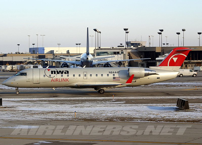 File:Canadair CL-600-2B19 Regional Jet CRJ-200LR, NWA Airlink (Pinnacle Airlines) AN1492151.jpg