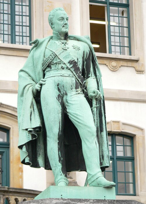 Statue in Hannover, Germany (Sculptor: Heinrich Kümmel).