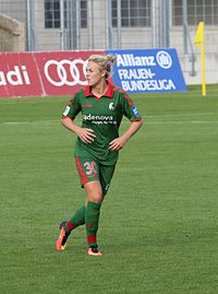 Carolin Simon BL FCB gg. SC Freiburg Muenchen-2.jpg