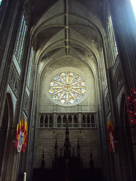 File:Cathédrale Sainte-Croix d'Orléans rose window1.JPG