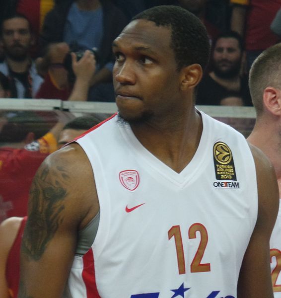 Simmons with Olympiacos in 2013