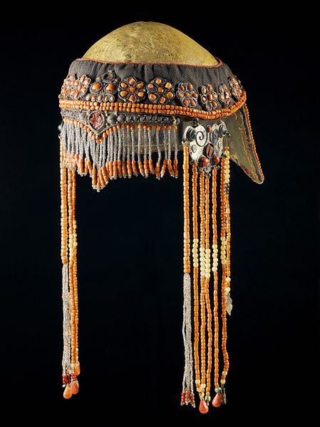 File:Ceremonial headdress with a human skull, Nepal Wellcome L0057097.jpg