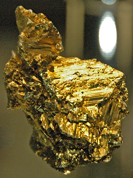 File:Chalcopyrite (Kazakhstan) 1.jpg