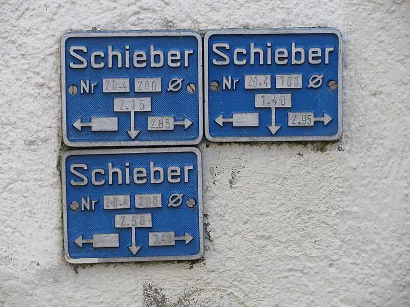 File:D-BW-Konstanz - Hinweisschilder 'Schieber'.JPG