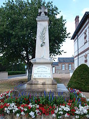 Dammarie-en-Puisaye-FR-45-A-06.JPG