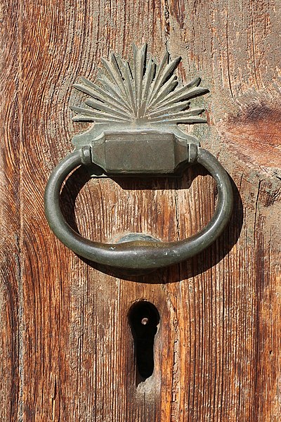 File:Door knocker, Mustafapaşa.jpg