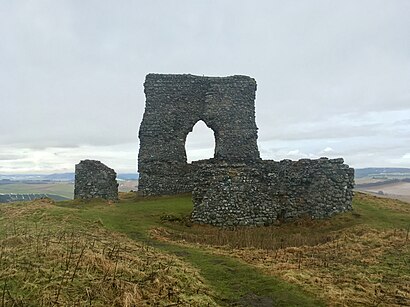 How to get to Dunnideer Castle with public transport- About the place