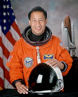 <span class="mw-page-title-main">Ed Lu</span> American physicist and astronaut