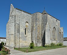 L'église Saint-Pierre de Chaniers.