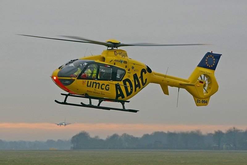 File:Eurocopter EC-135 ADAC-UMCG, GRQ Groningen (Eelde), Netherlands PP1138548729.jpg