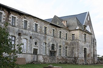 L'ancienne abbaye Notre-Dame de Blanche-Couronne.