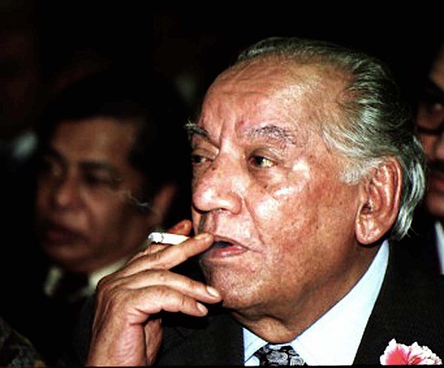 Faiz in London in 1983.