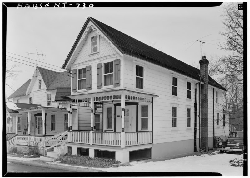 File:February 1963 196 SOUTHWEST AVENUE - SOUTH (FRONT), EAST (EXPOSED SIDE) - Pitman Grove Camp Meeting, North, South, East, and West Avenues, Pitman, Gloucester County, NJ HABS NJ,8-PIT,1-3.tif