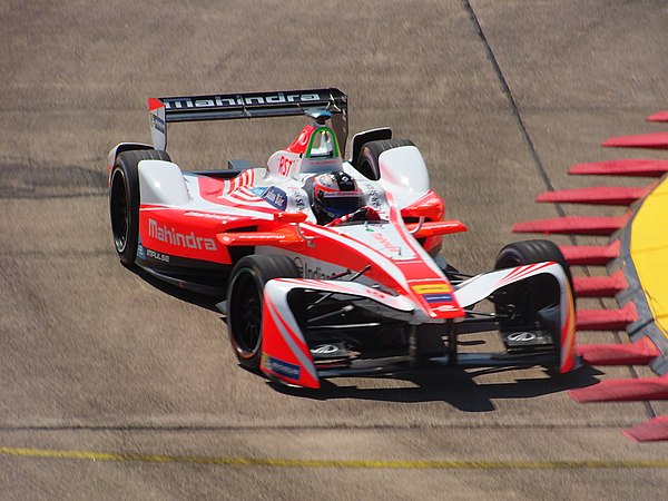 Rosenqvist driving for Mahindra Racing at the 2017 Berlin ePrix